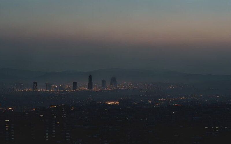 US Negotiations with Iran Should Wait for Reality of Tehran’s Decline, Says Editorial